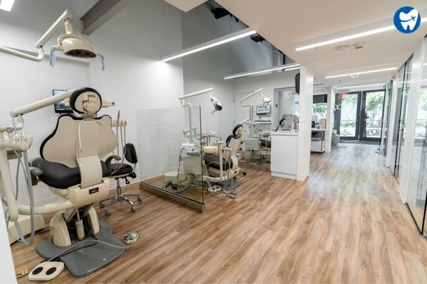 Dental chairs at Ciedadela Dental Concierge